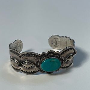 Beautiful vintage sterling silver and turquoise cuff/bangle
